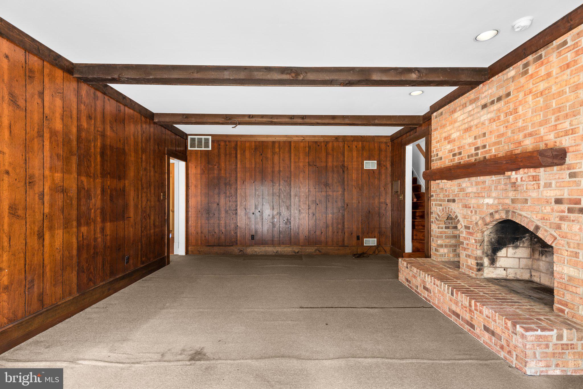 RIVERS EDGE - Residential