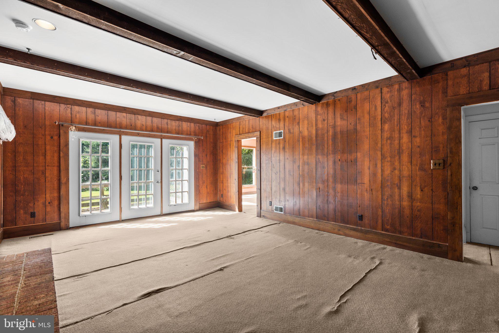 RIVERS EDGE - Residential