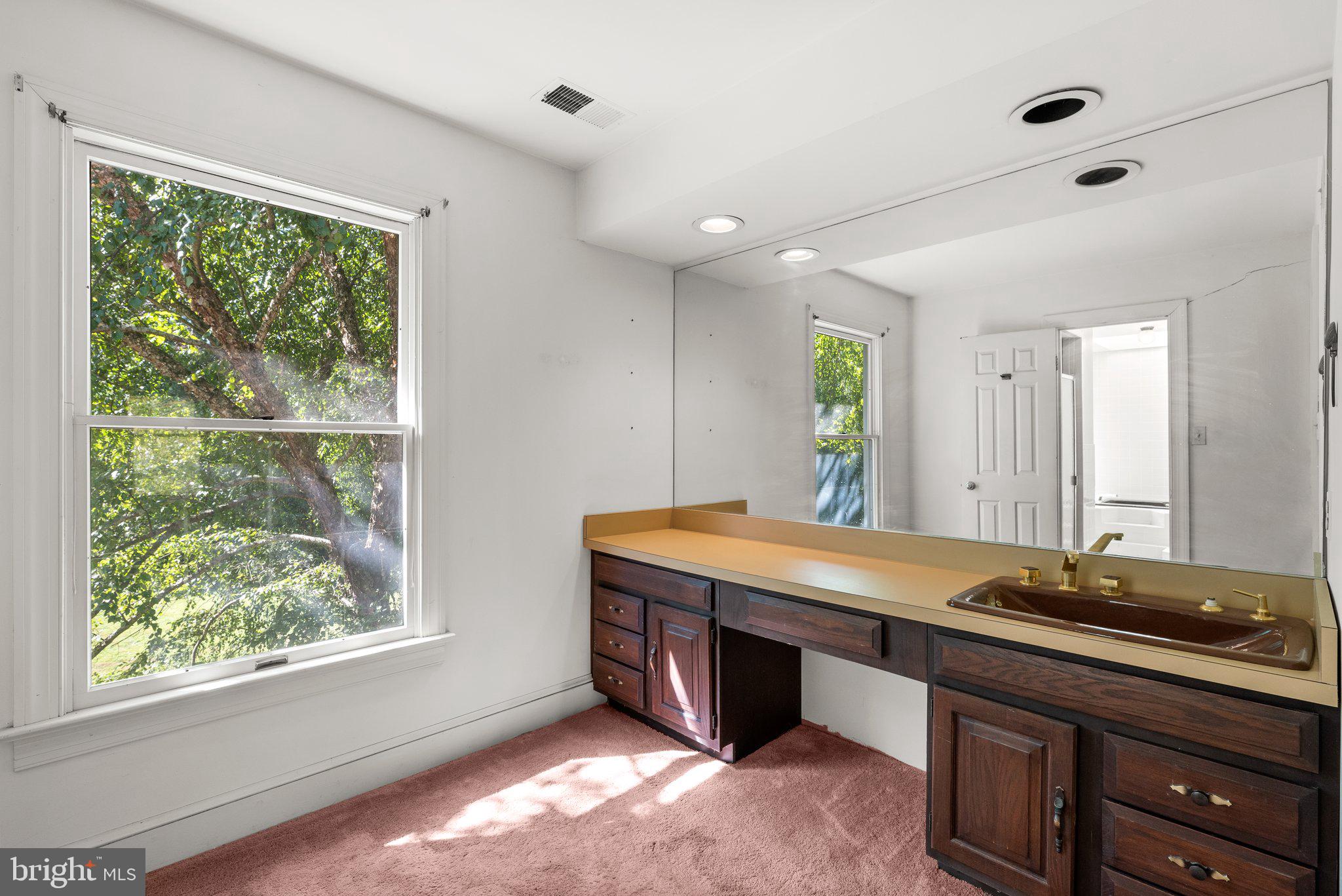 RIVERS EDGE - Residential