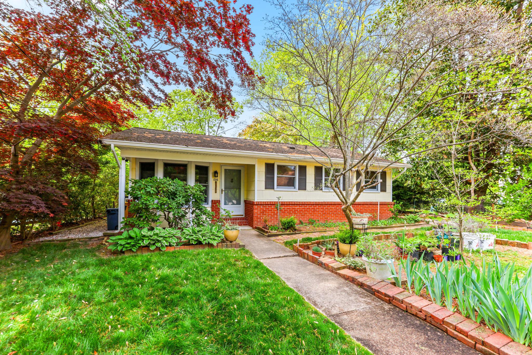 1786 CHESAPEAKE PLACE