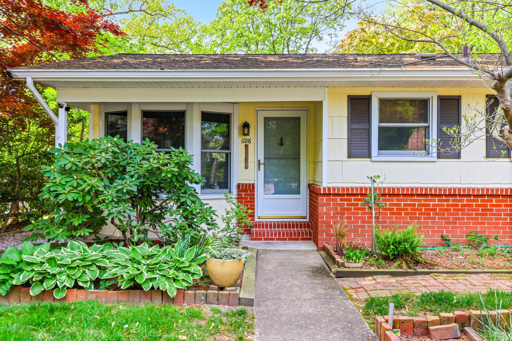 1786 CHESAPEAKE PLACE