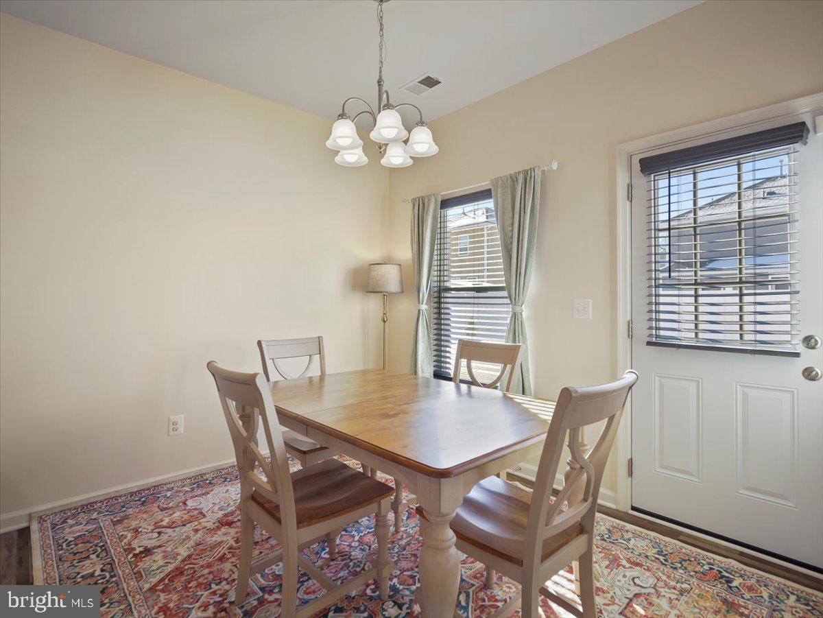 MCGINNIS POINT - Residential