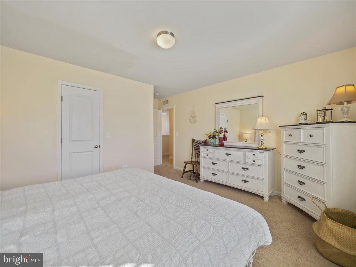 MCGINNIS POINT - Residential