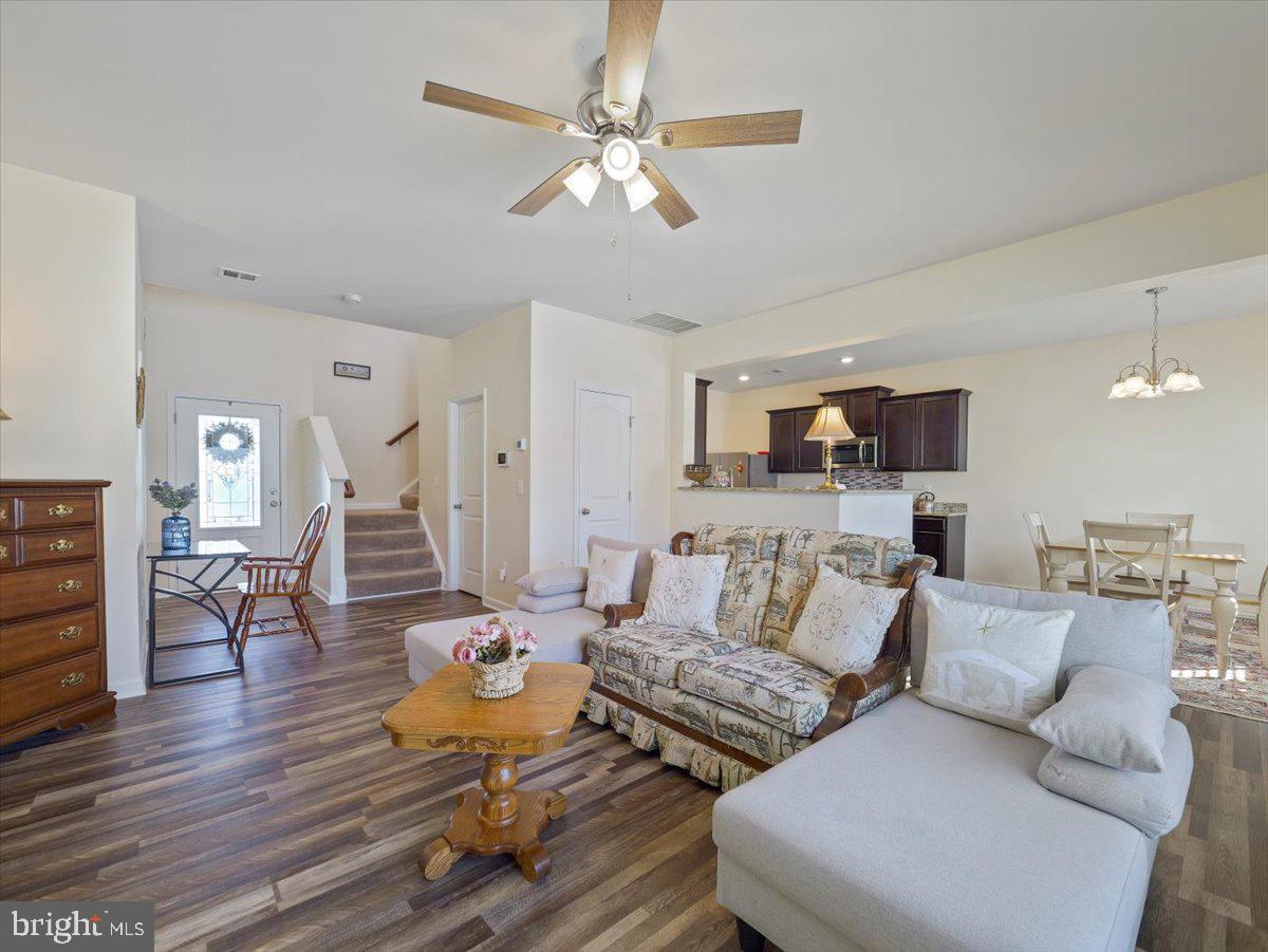 MCGINNIS POINT - Residential