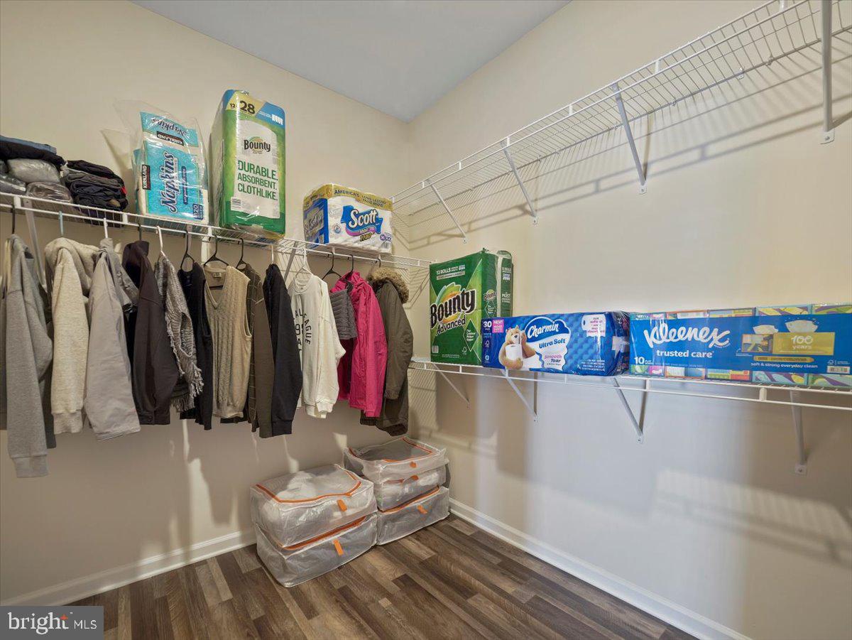 MCGINNIS POINT - Residential