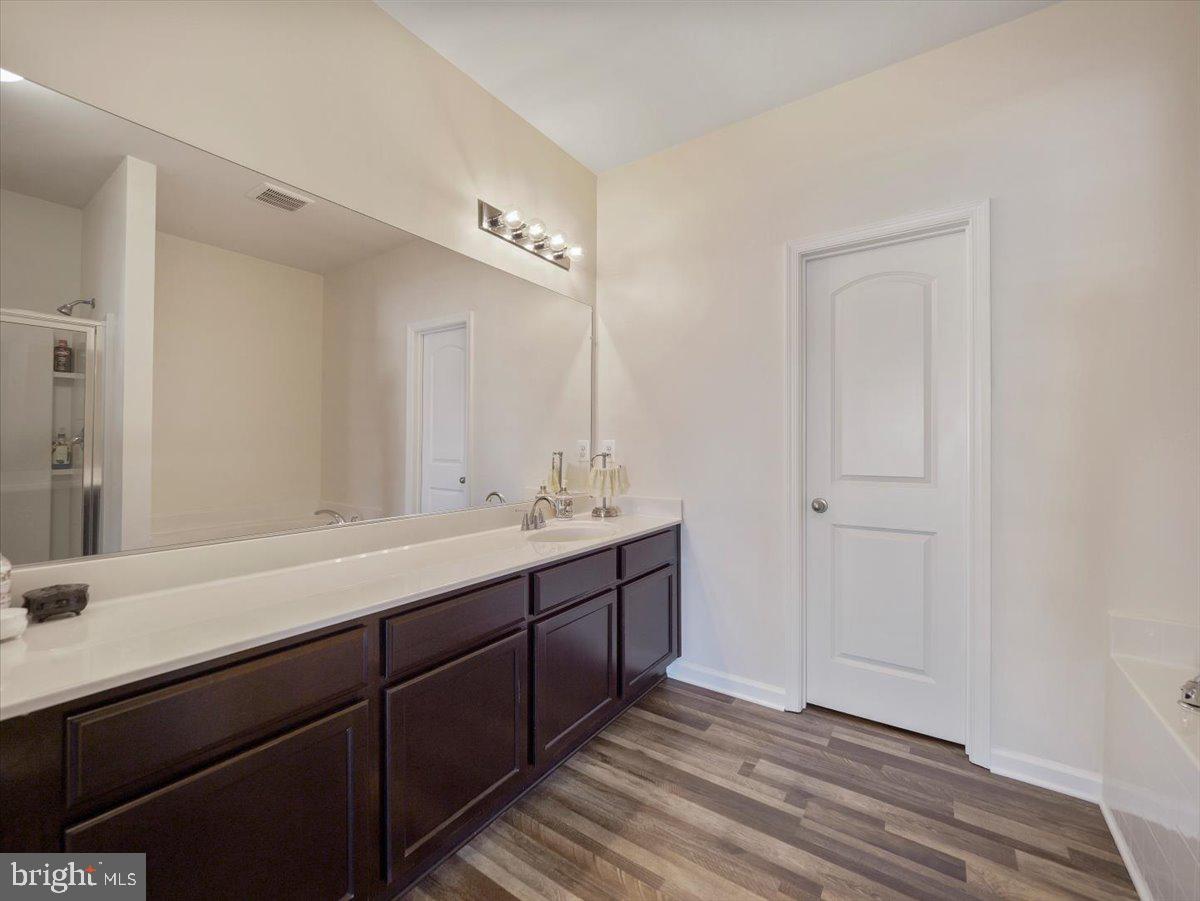 MCGINNIS POINT - Residential