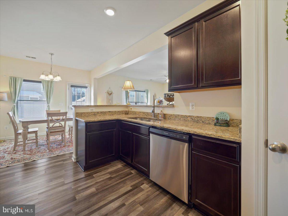 MCGINNIS POINT - Residential