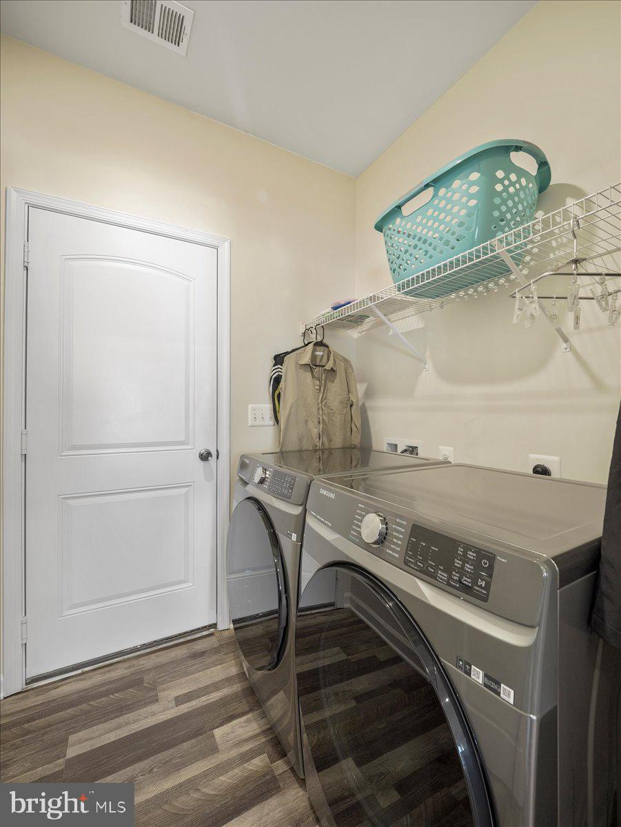 MCGINNIS POINT - Residential