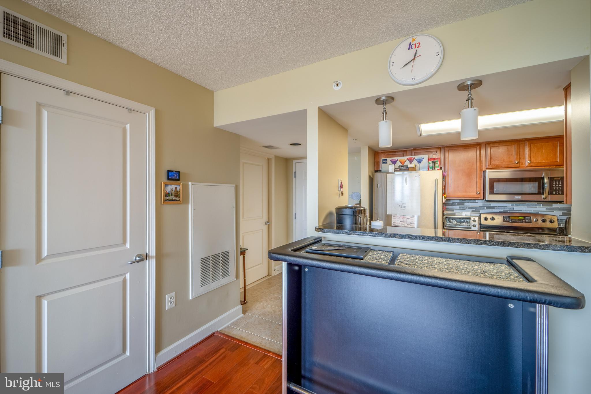 CARLTON HOUSE - Residential Lease