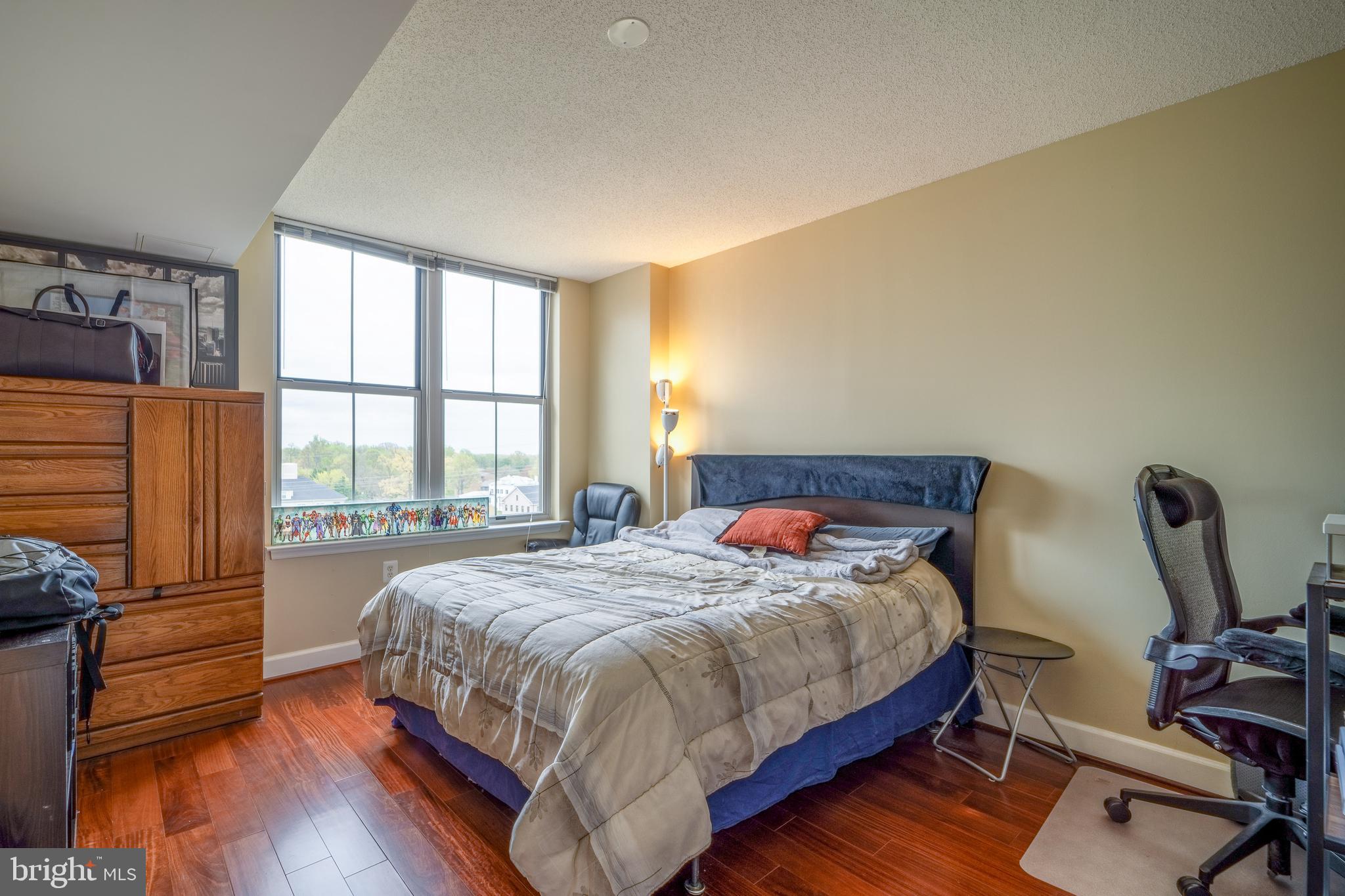 CARLTON HOUSE - Residential Lease