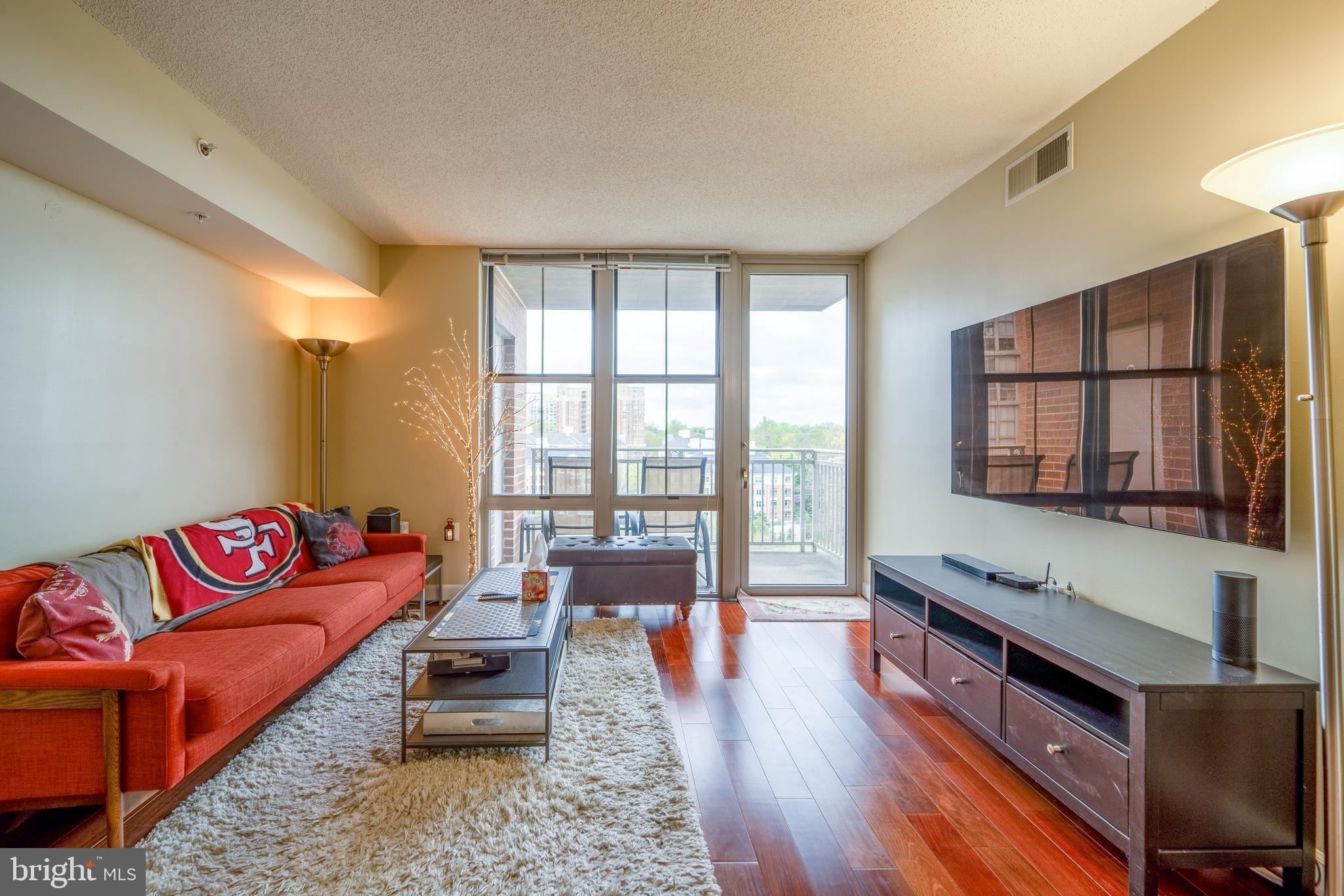 CARLTON HOUSE - Residential Lease