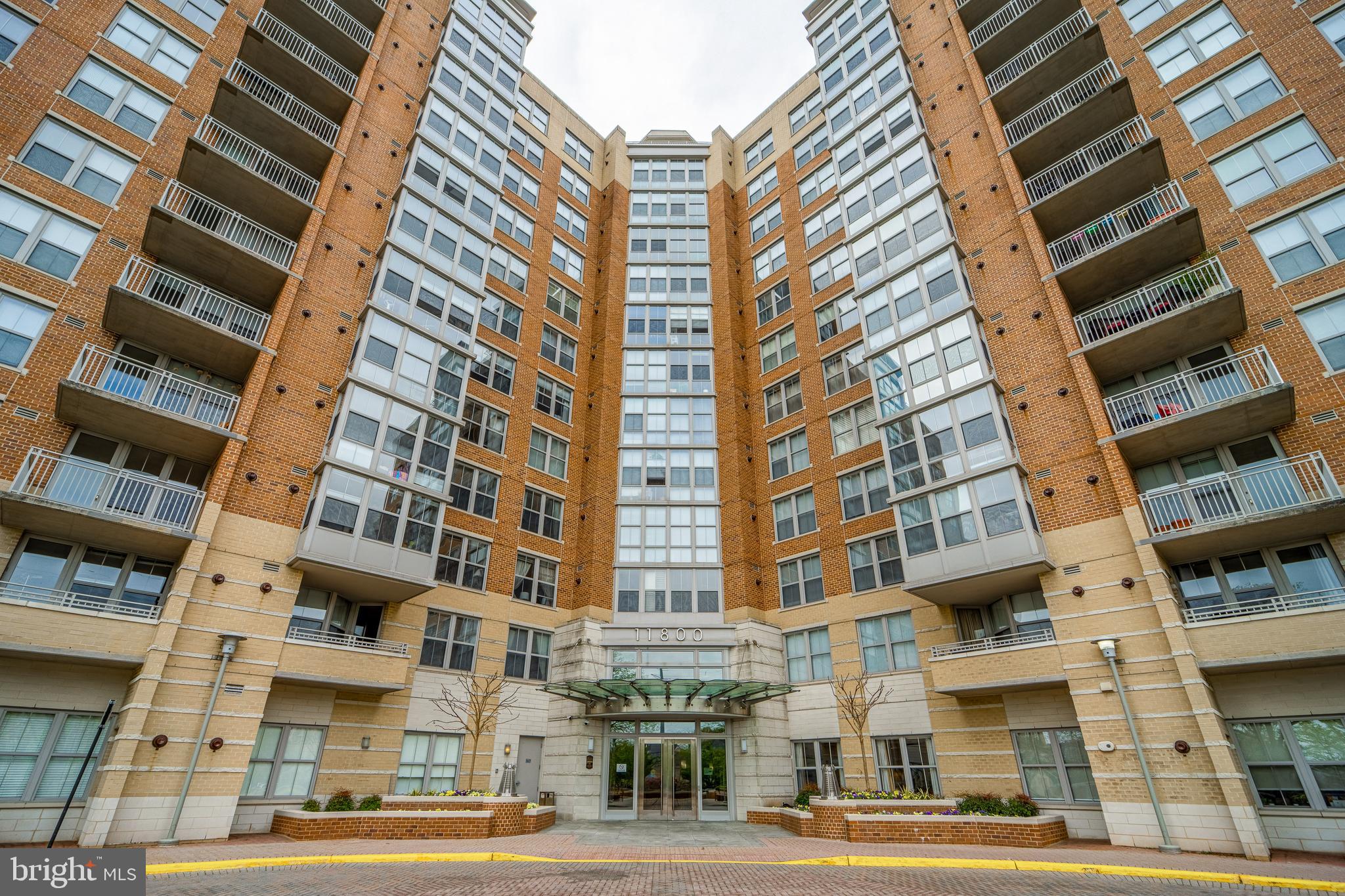 CARLTON HOUSE - Residential Lease