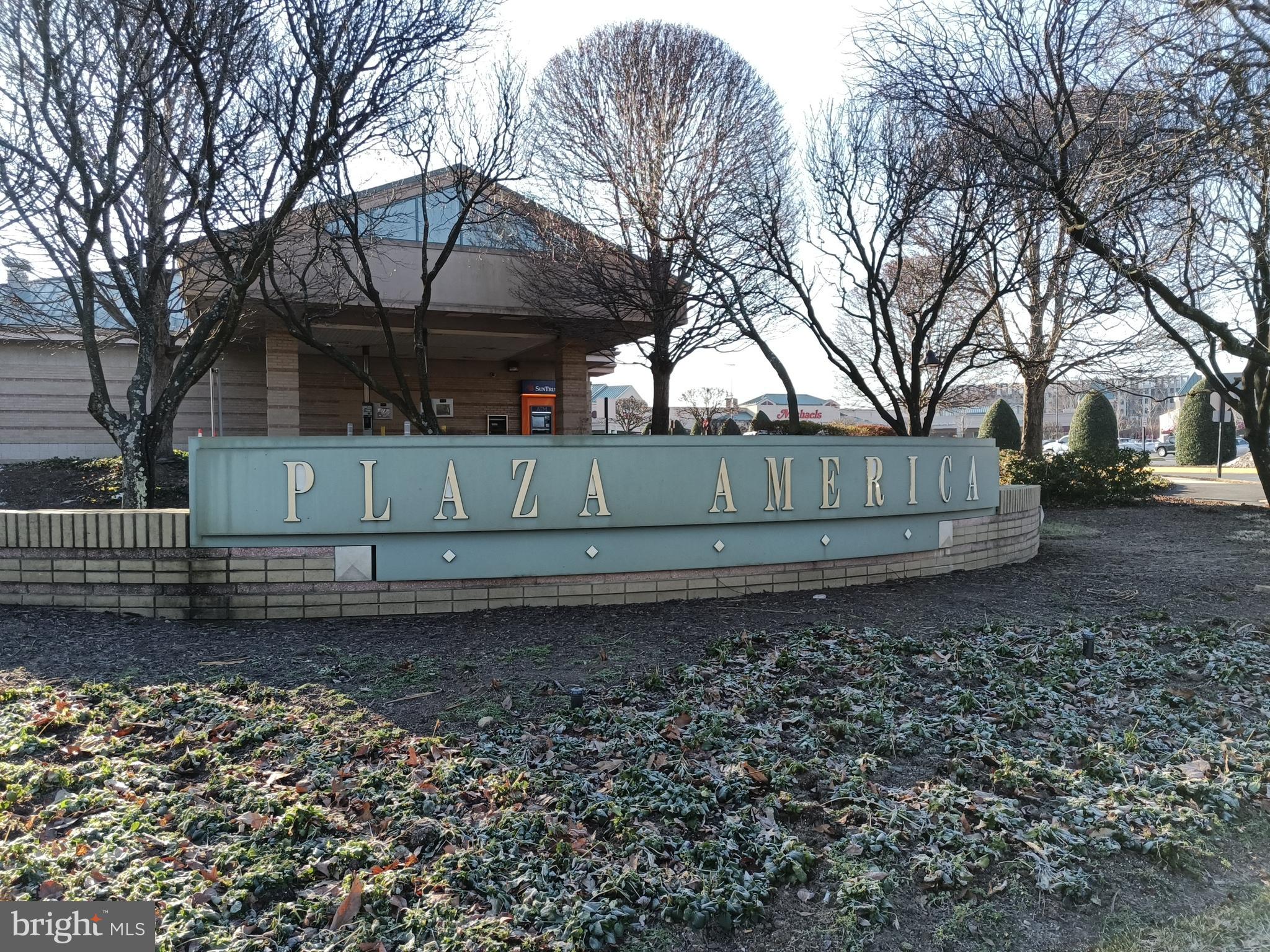 CARLTON HOUSE - Residential Lease