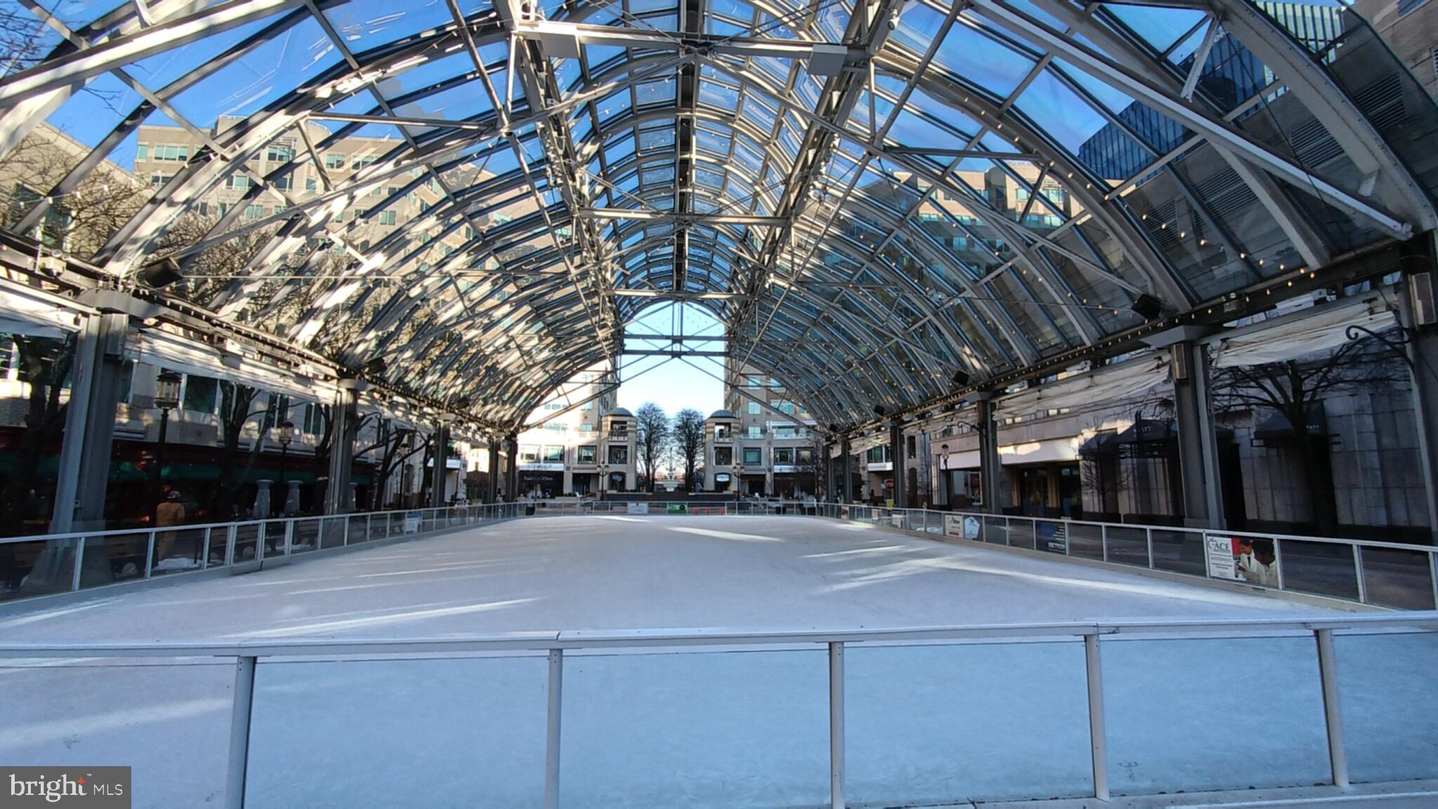 CARLTON HOUSE - Residential Lease