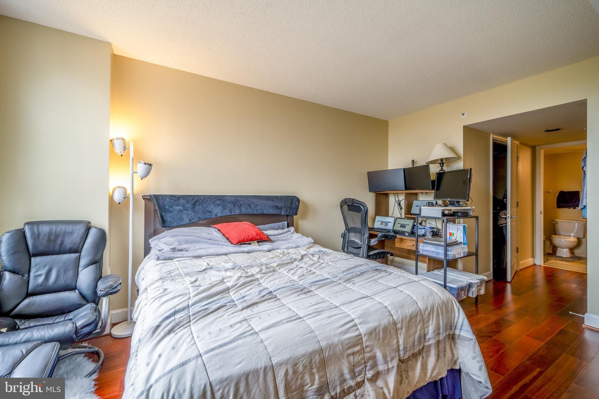 CARLTON HOUSE - Residential Lease