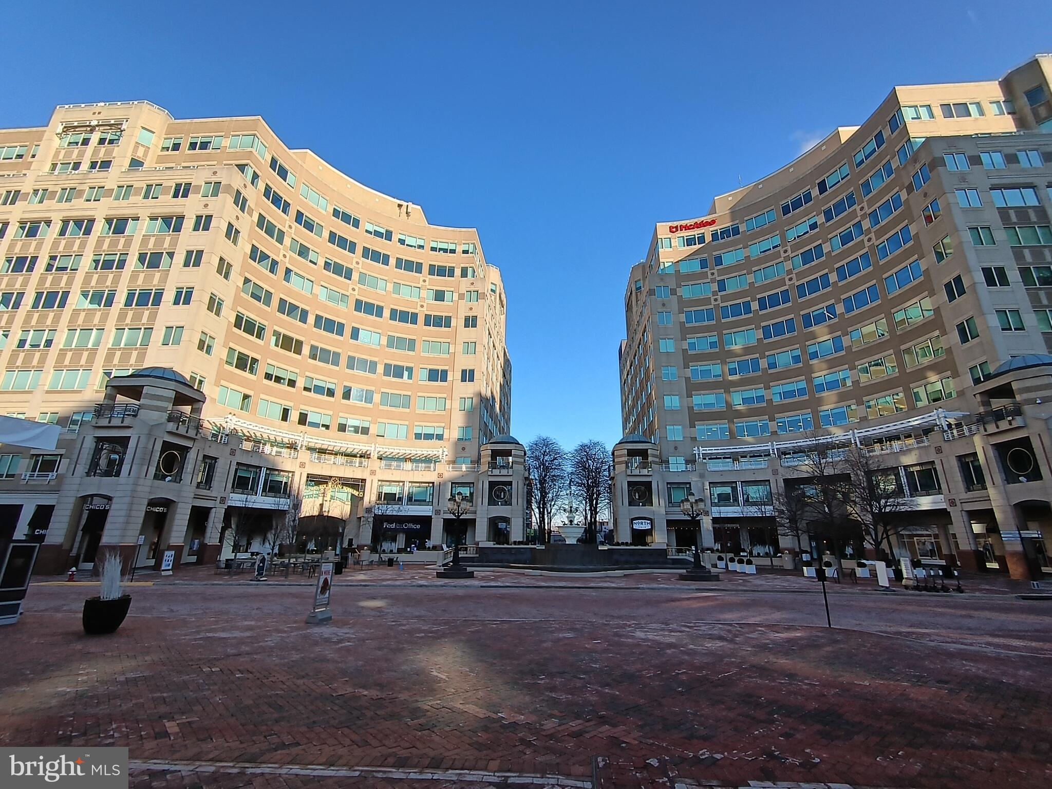 CARLTON HOUSE - Residential Lease