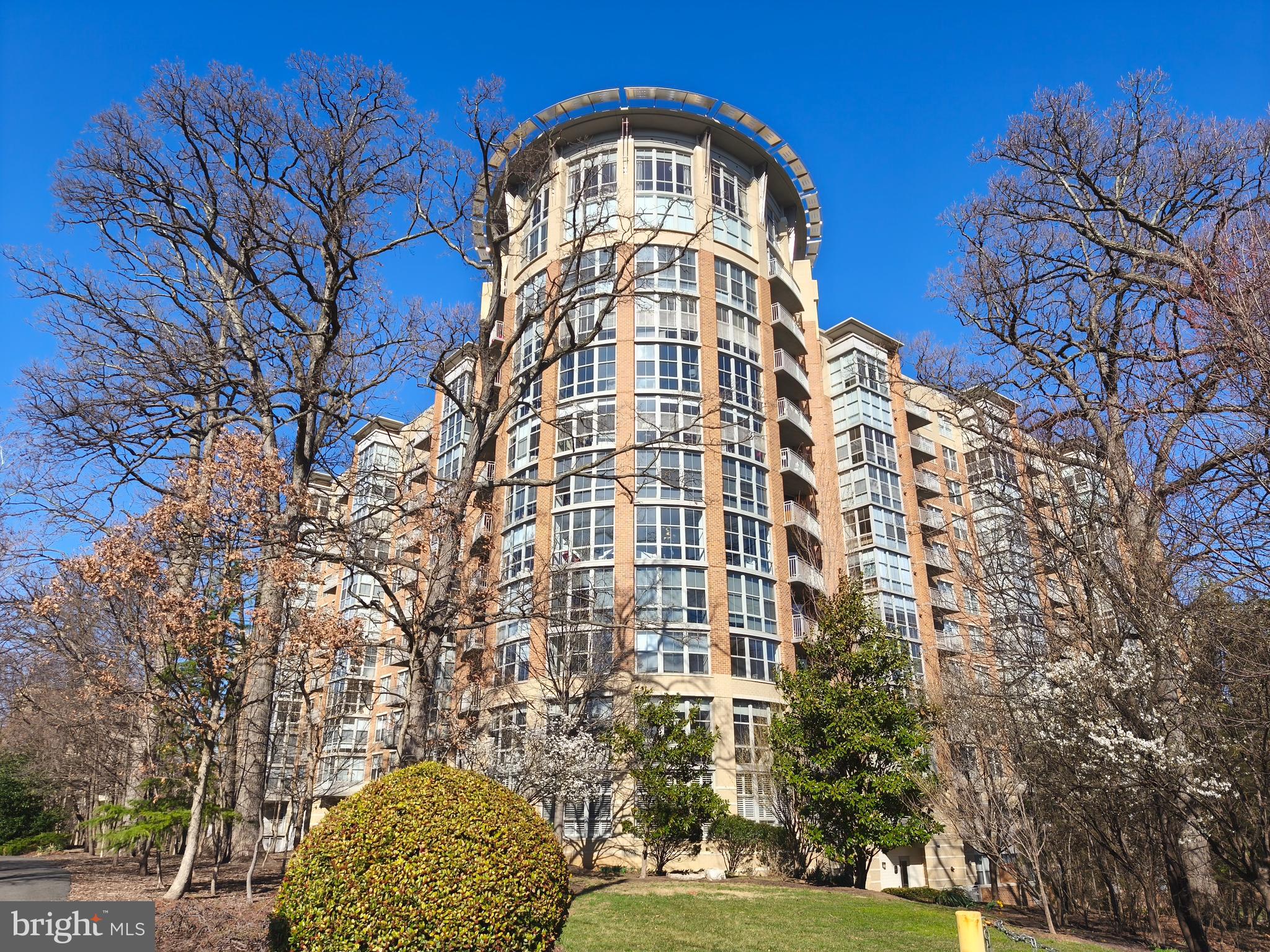 CARLTON HOUSE - Residential Lease