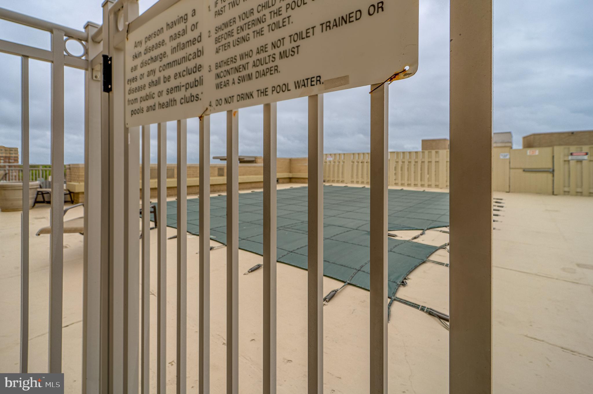 CARLTON HOUSE - Residential Lease