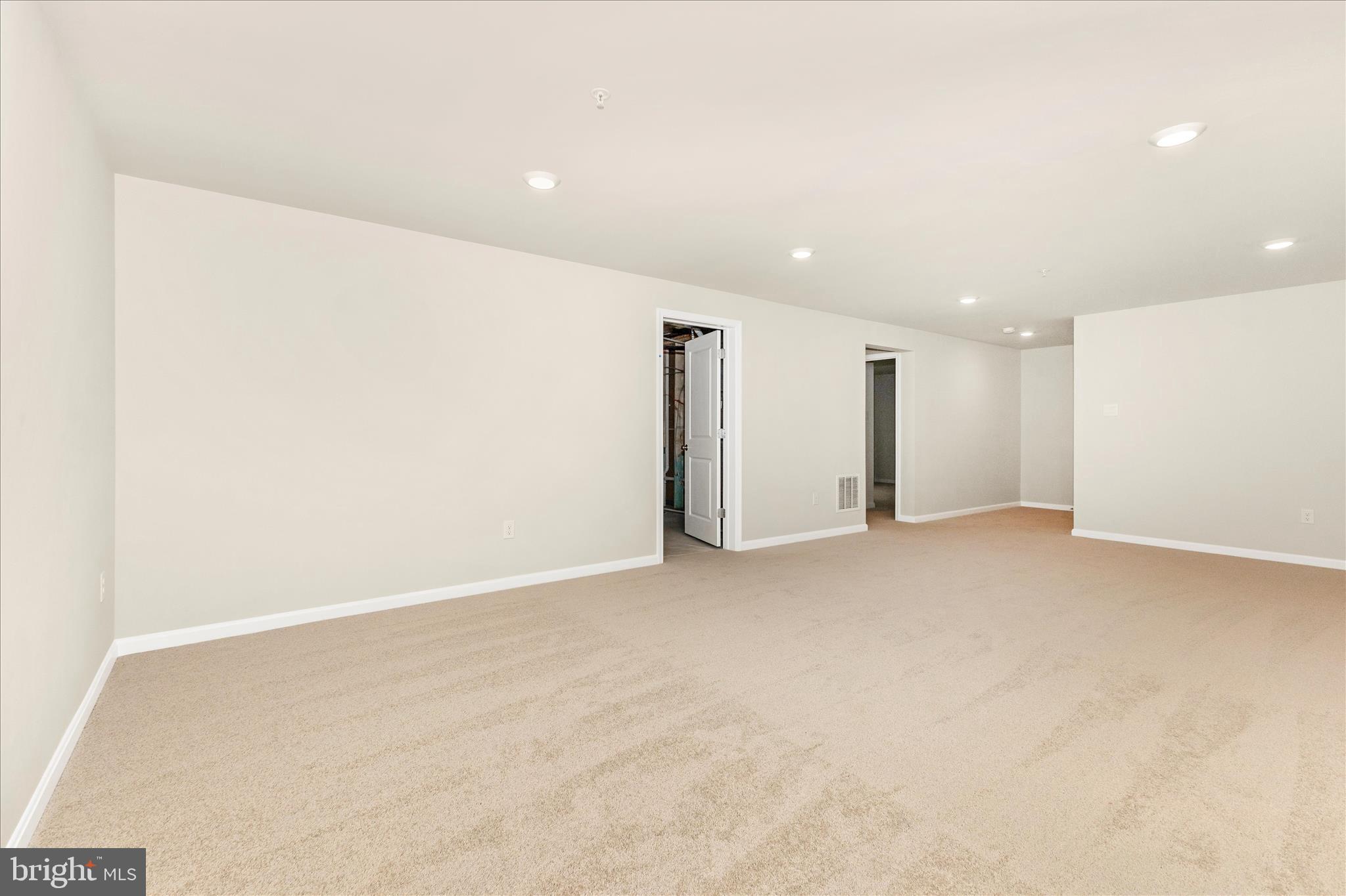 RENN QUARTER - Residential Lease