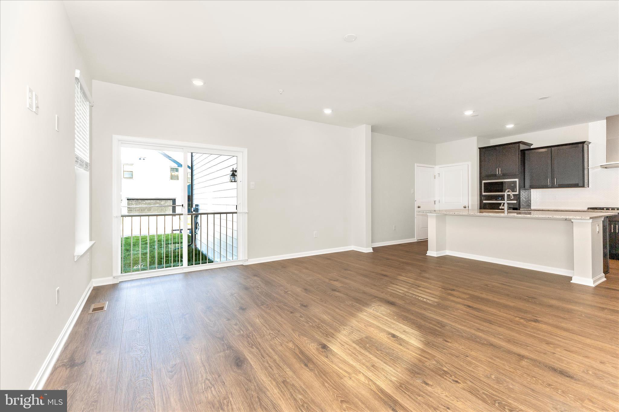 RENN QUARTER - Residential Lease