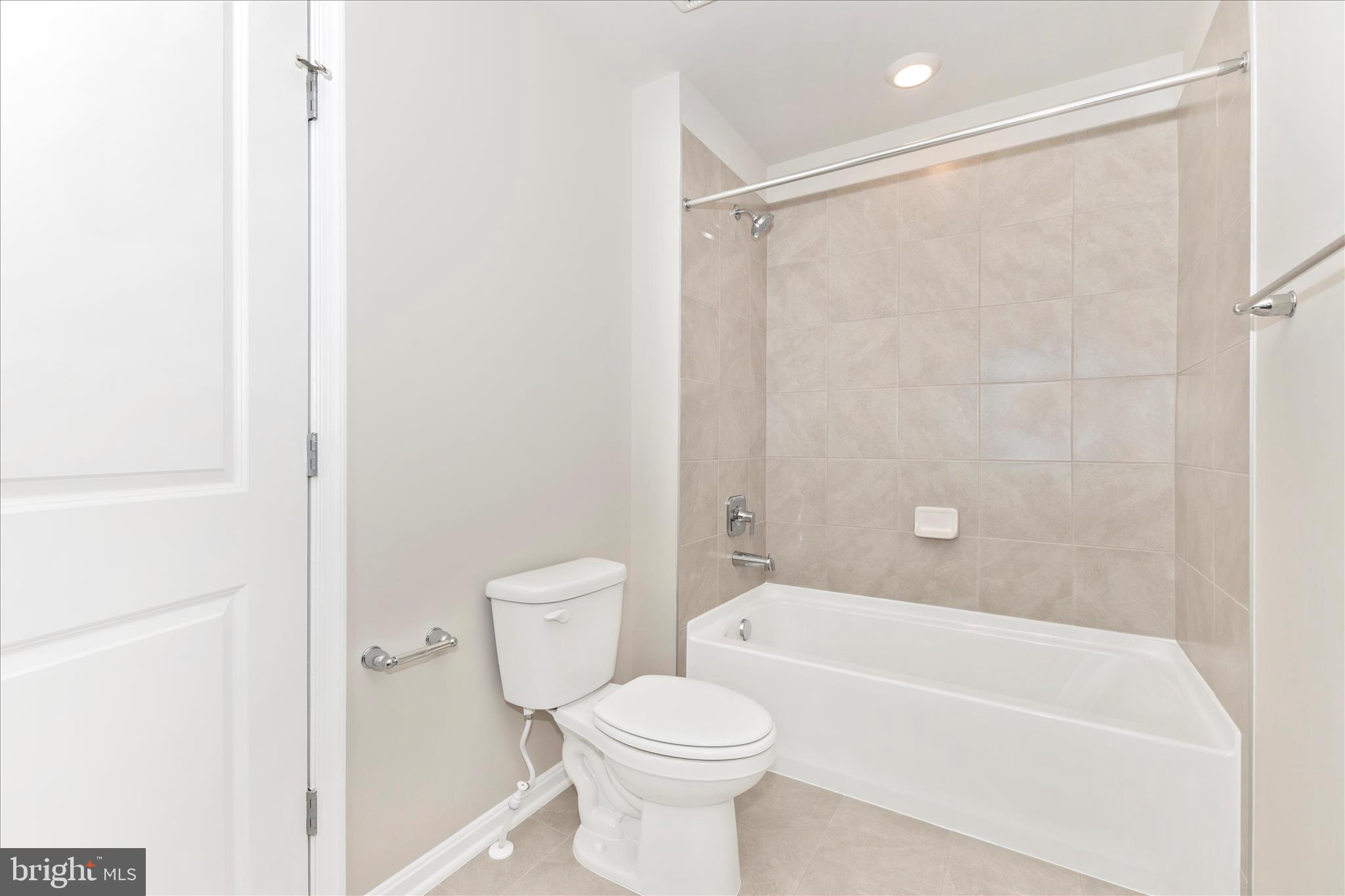 RENN QUARTER - Residential Lease