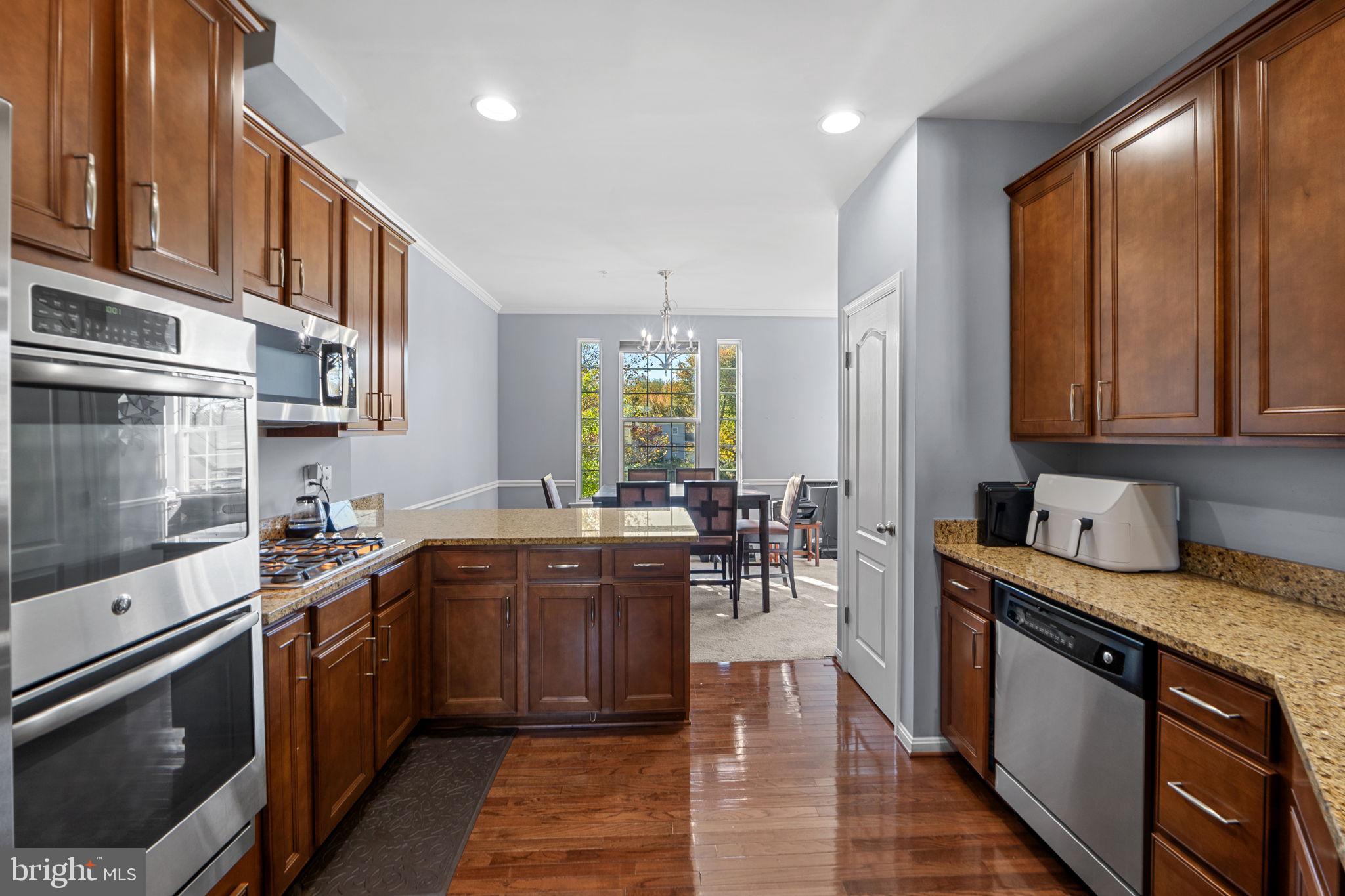 VILLAGES AT PEPPER MILL - Residential