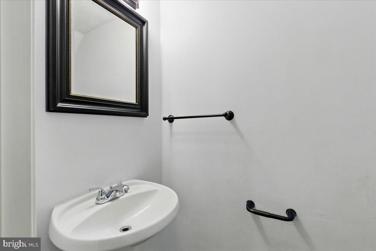 LAUREL GLEN - Residential