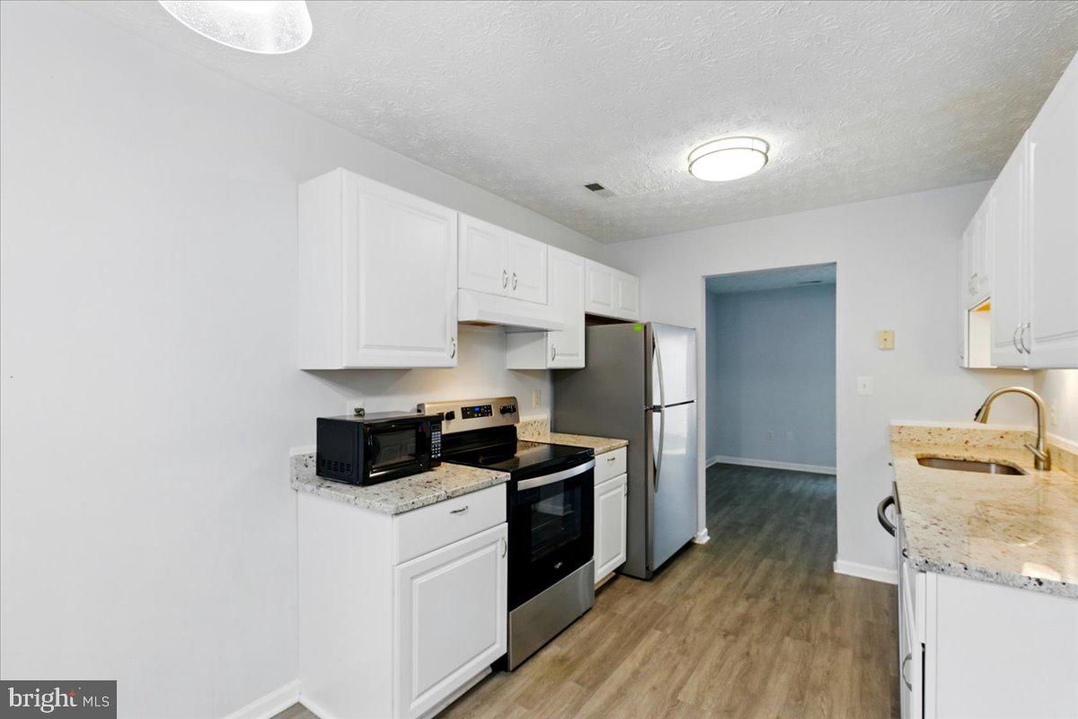 LAUREL GLEN - Residential