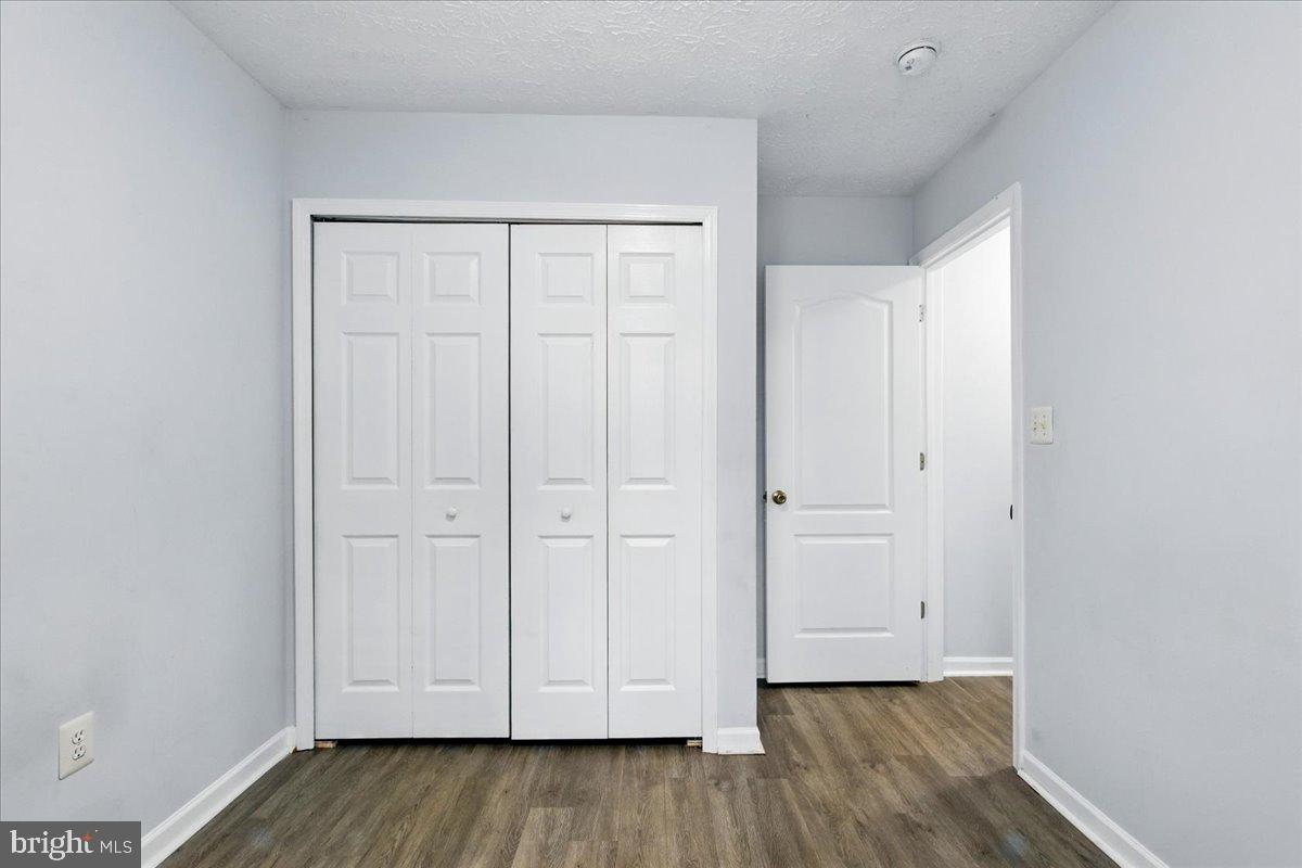 LAUREL GLEN - Residential