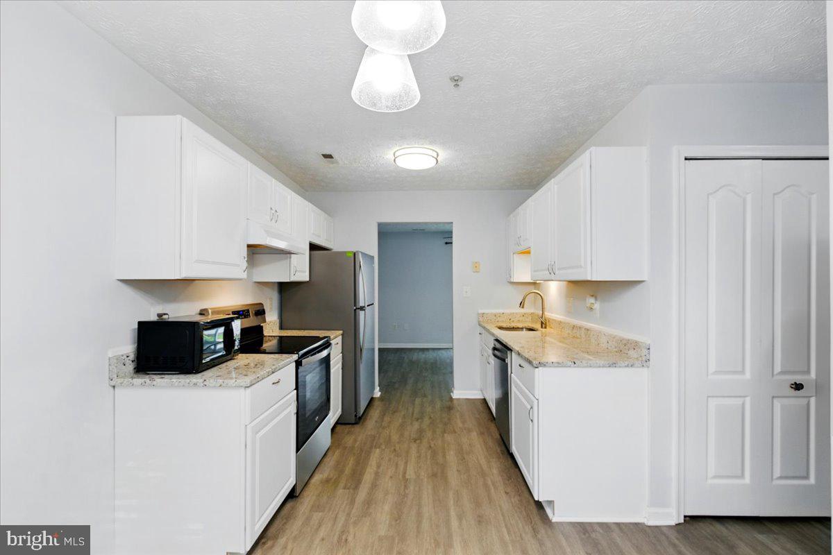 LAUREL GLEN - Residential