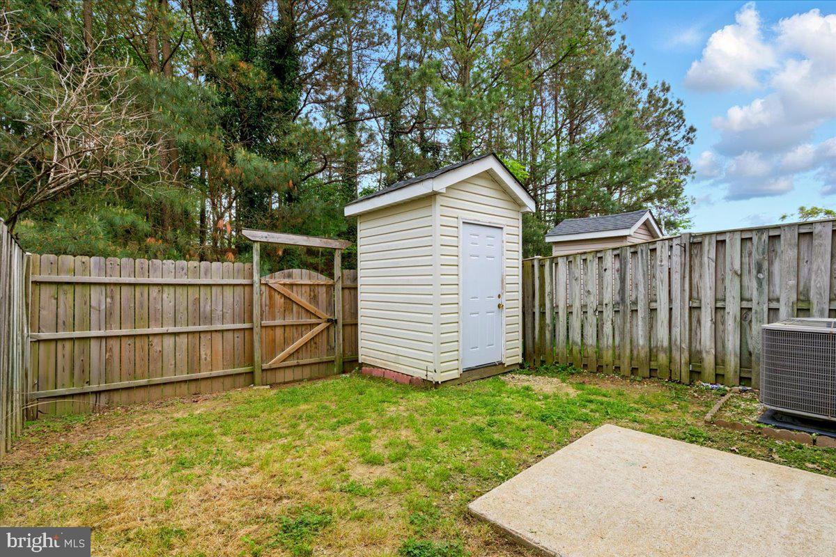 LAUREL GLEN - Residential