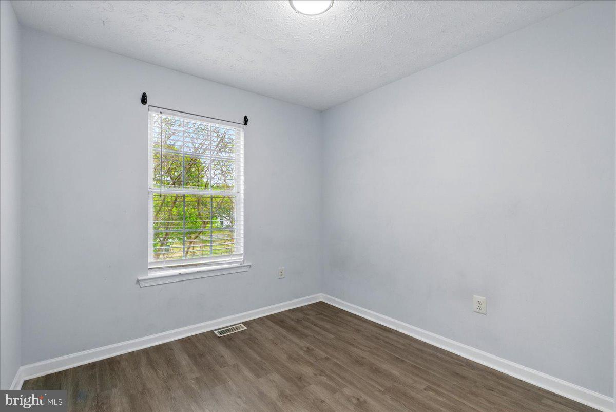 LAUREL GLEN - Residential