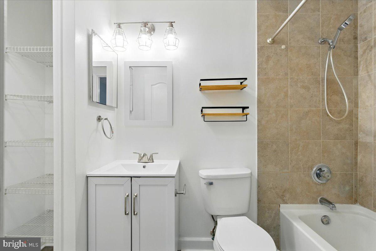 LAUREL GLEN - Residential