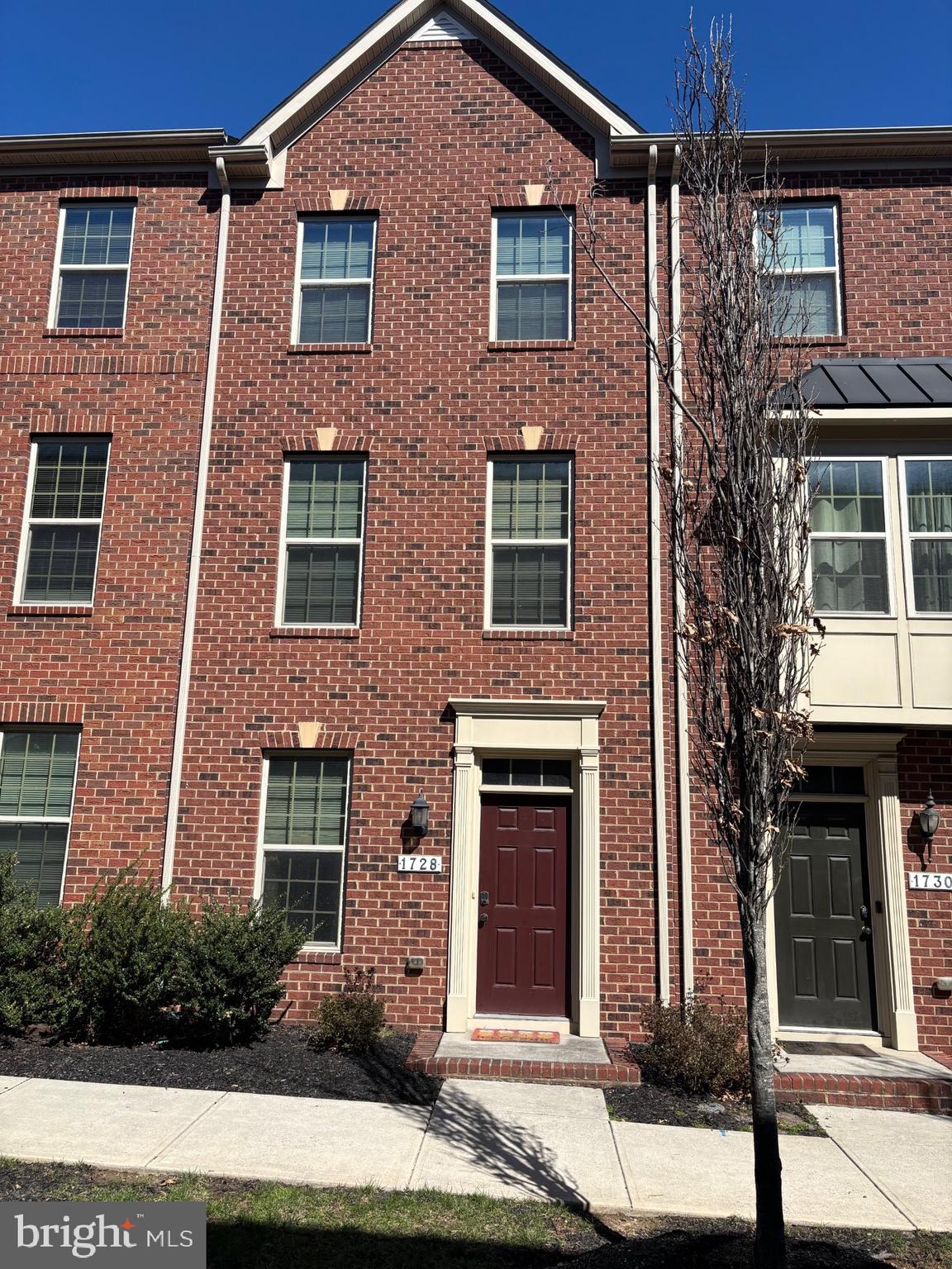 EAGER PARK TOWNHOMES - Residential Lease