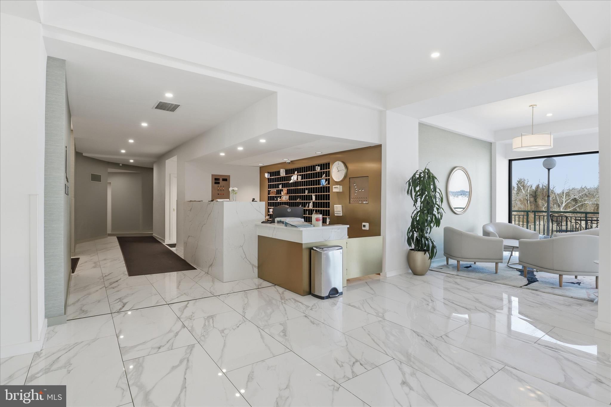 MARINA TOWERS - Residential