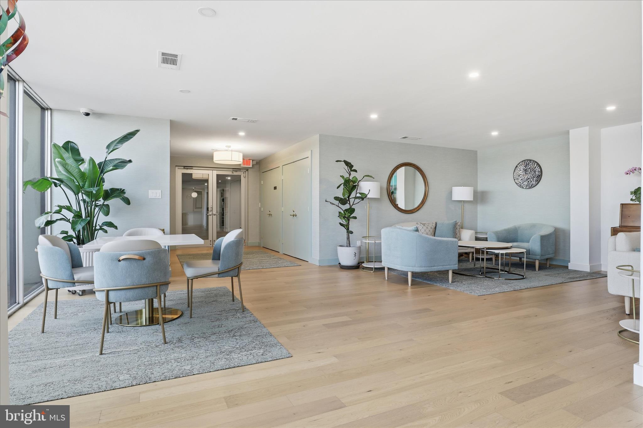 MARINA TOWERS - Residential