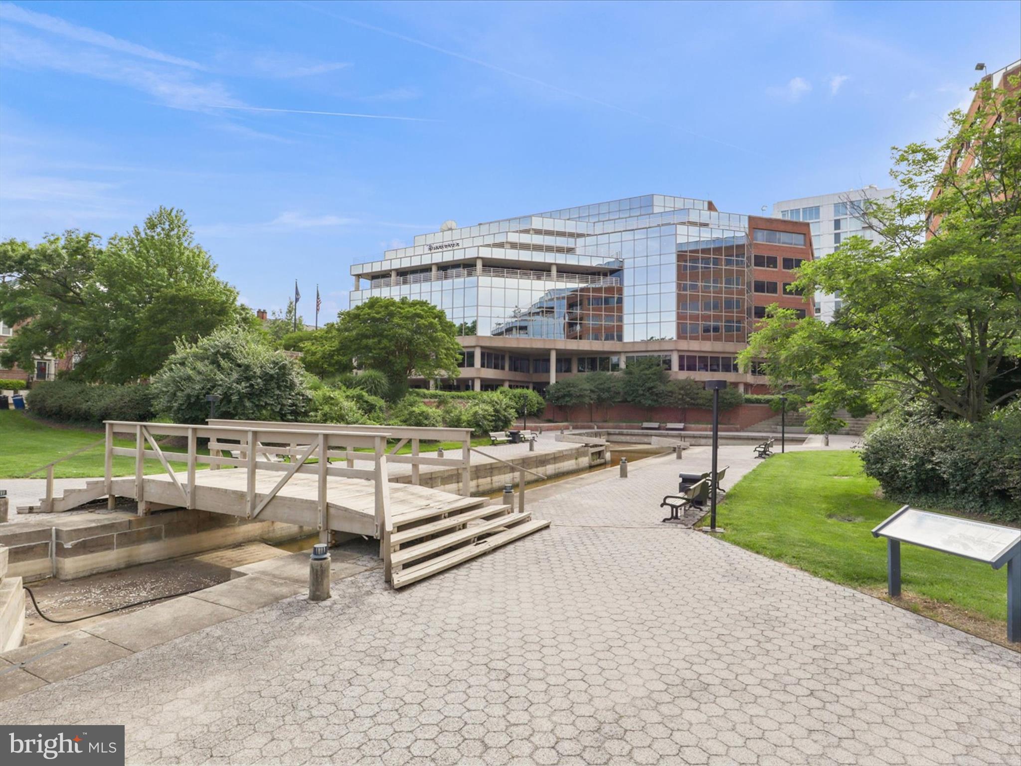 MARINA TOWERS - Residential