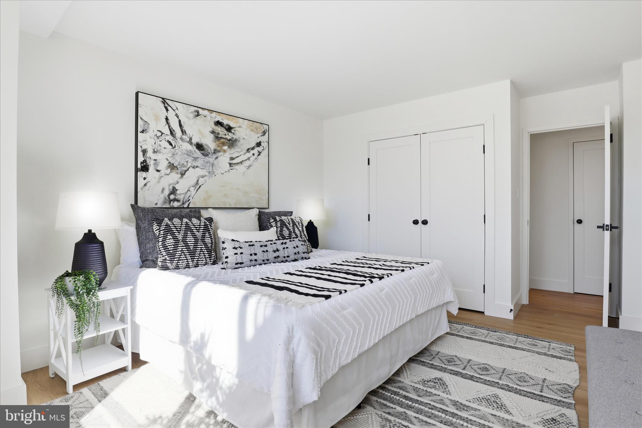 MARINA TOWERS - Residential