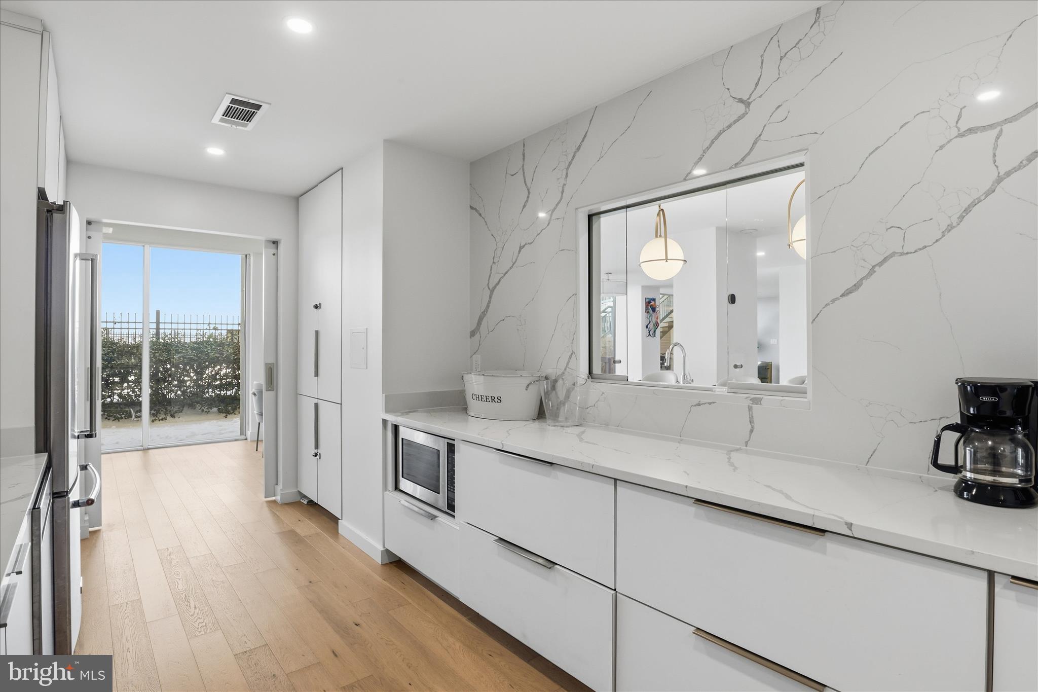 MARINA TOWERS - Residential