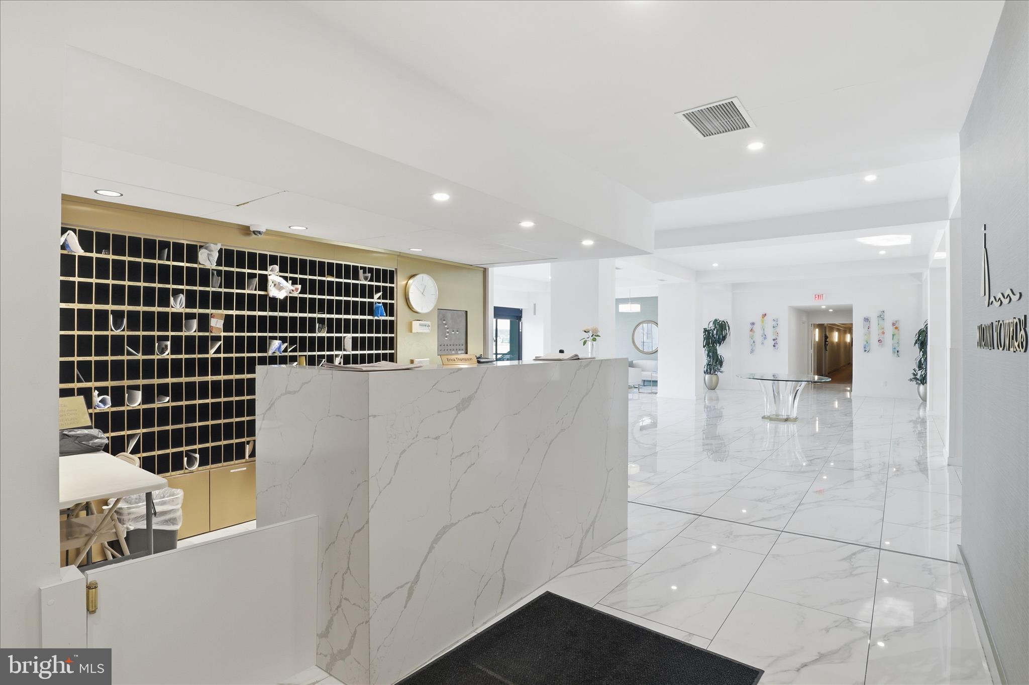 MARINA TOWERS - Residential