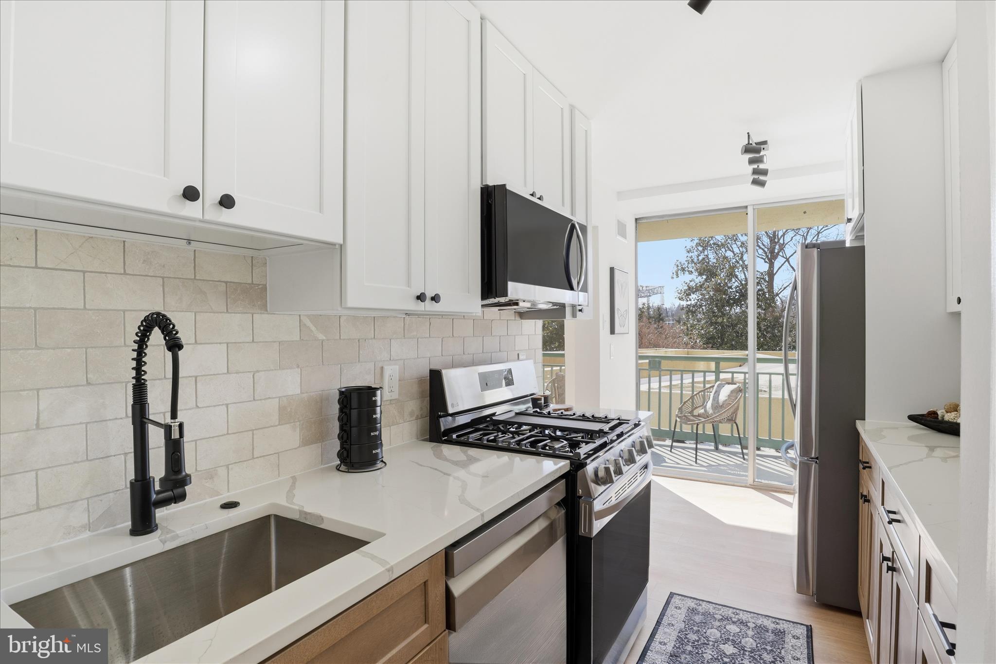 MARINA TOWERS - Residential