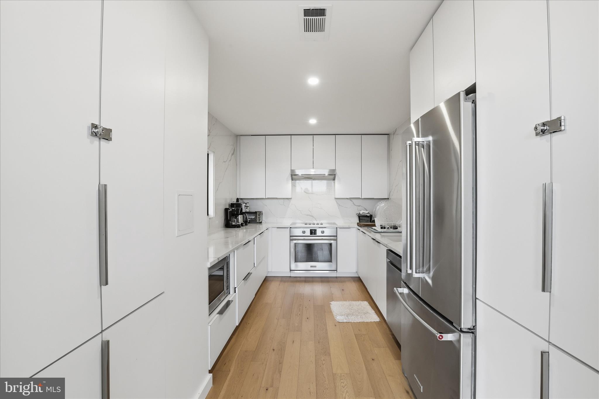 MARINA TOWERS - Residential