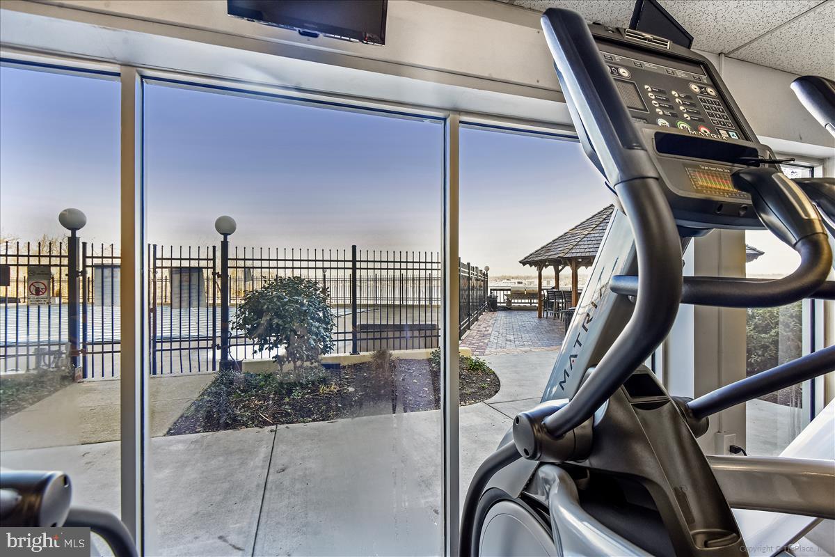 MARINA TOWERS - Residential