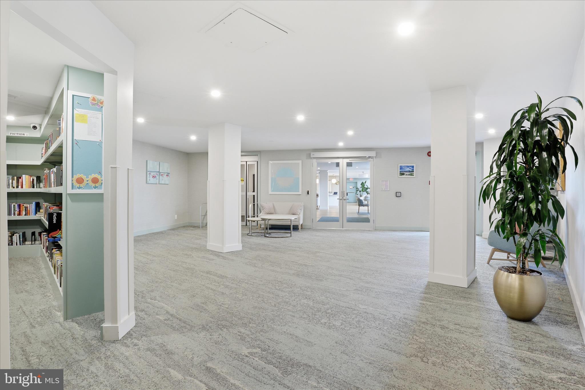 MARINA TOWERS - Residential