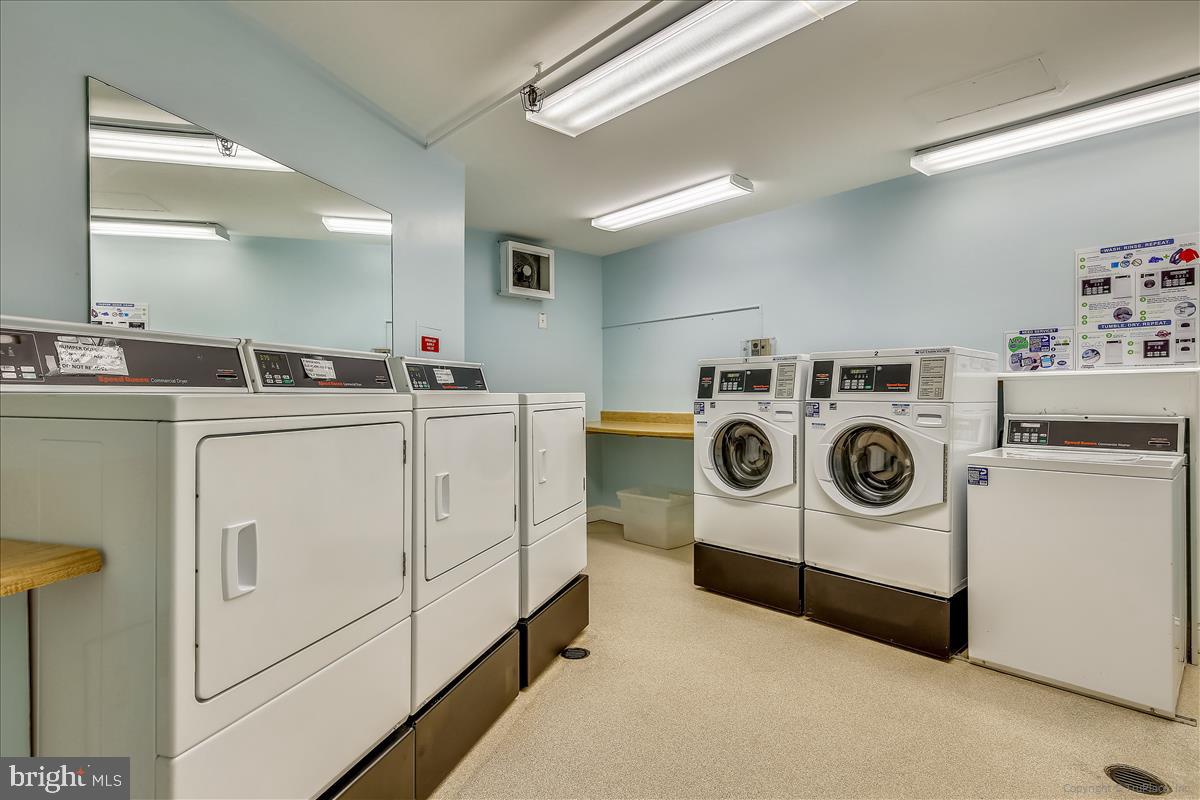 MARINA TOWERS - Residential