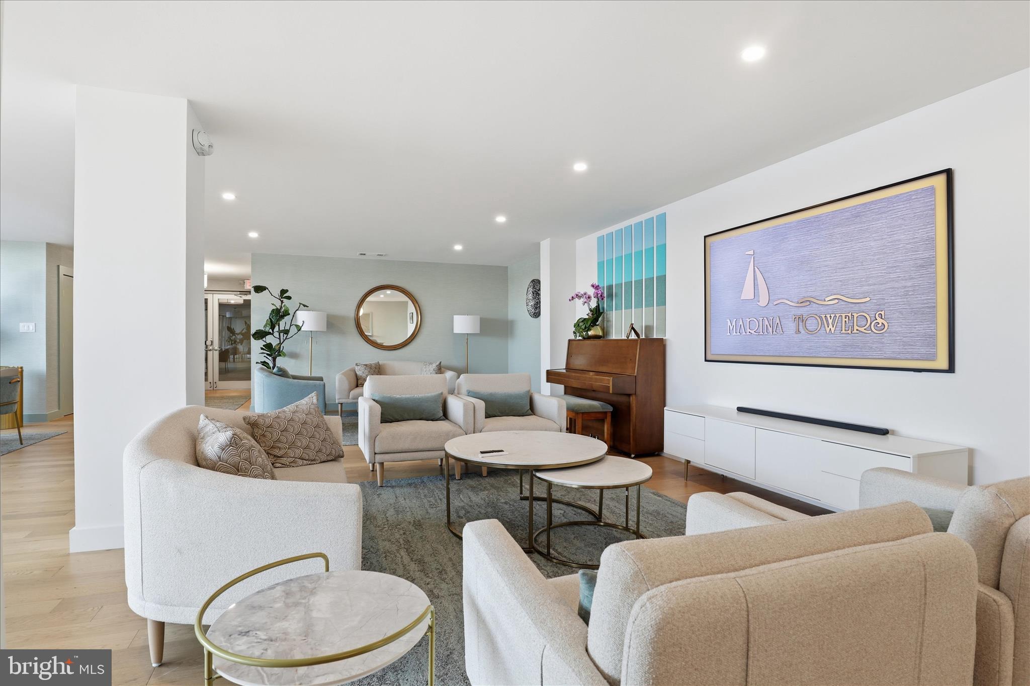 MARINA TOWERS - Residential