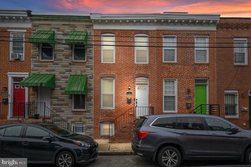 BEAUTIFUL MOVE IN READY COMPLETE RENOVATED HOME OFFERING A HUGE  ROOF TOP DECK WITH AN AWESOME VIEW!  3 BEDROOM AND 2.5 BATHS.  HALF BATH ON MAIN LEVEL.  GORGEOUS CUSTOM KITCHEN WITH STAINLESS APPLIANCES AND GAS COOKING.  HARDWOOD FLOORING THRU-OUT WITH CARPETING IN BEDROOMS.  ONE WAY STREET CLOSE TO DOWNTOWN, STADIUMS, CASINO, INNER HARBOR, UMAB AND MORE! FINISHED BASEMENT WITH BEDROOM.  THIS HOME HAS BEEN WELL CARED FOR AND IS READY FOR IMMEDIATE OCCUPANCY.  DON'T MISS THIS ONE!