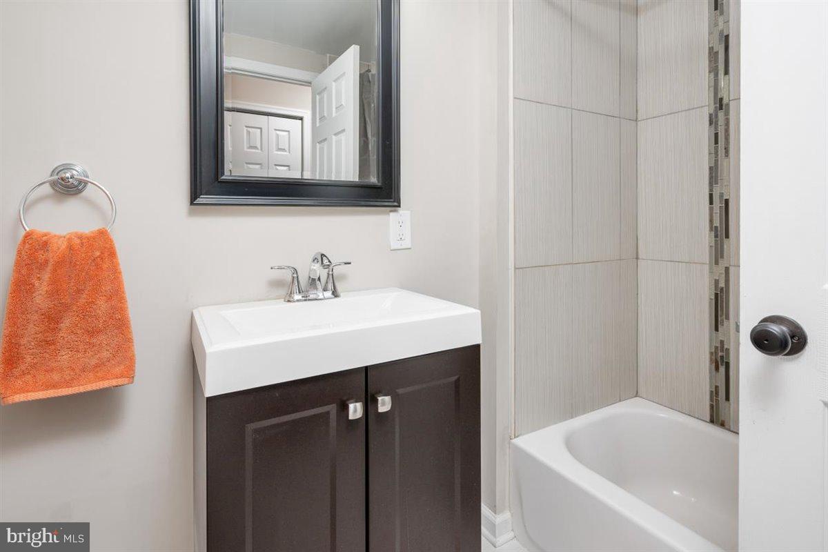 WASHINGTON VILLAGE - Residential