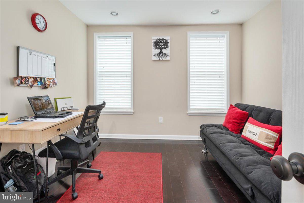 WASHINGTON VILLAGE - Residential