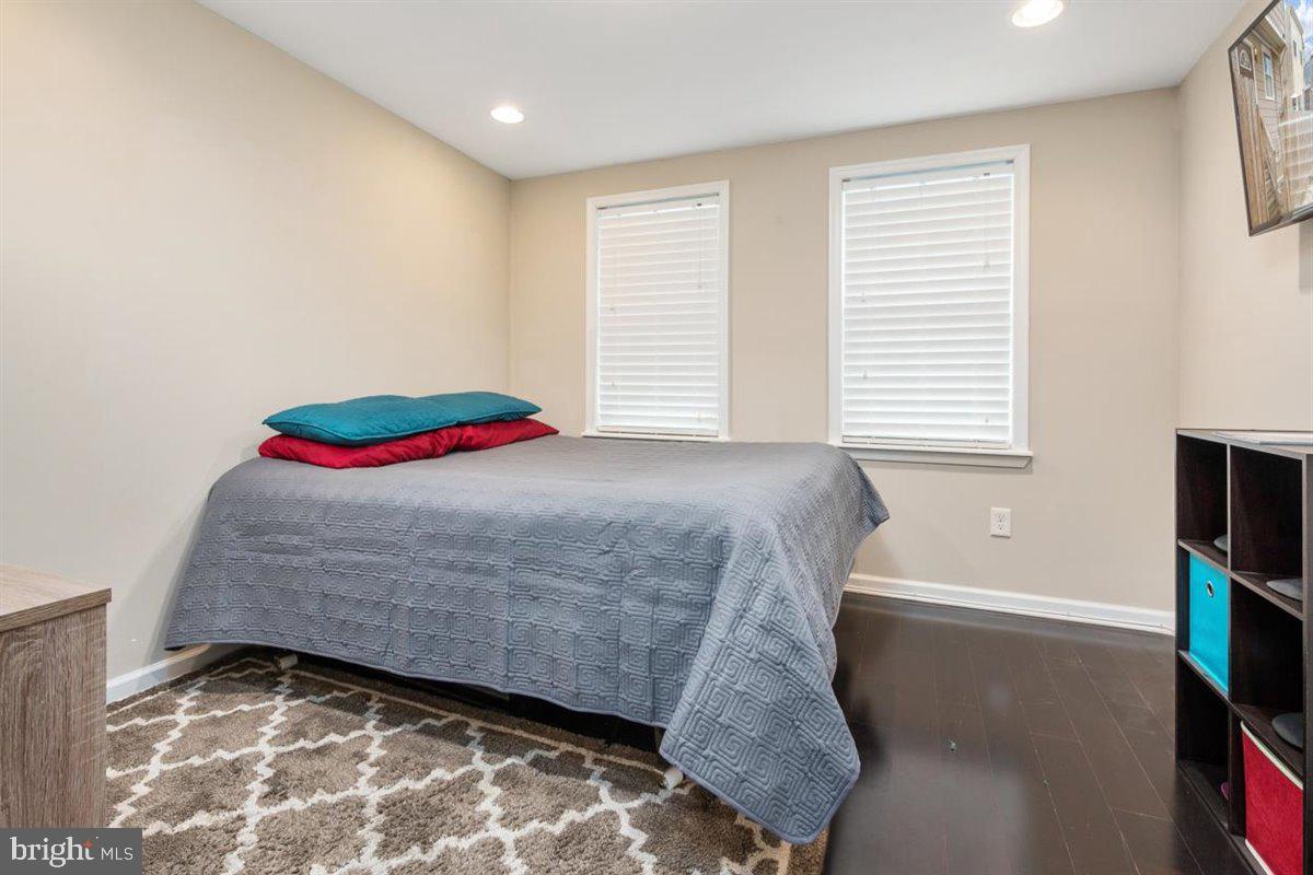 WASHINGTON VILLAGE - Residential